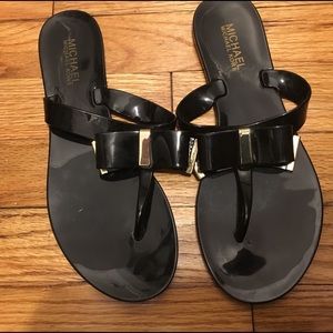Michael Kors bow sandals size 8- great condition